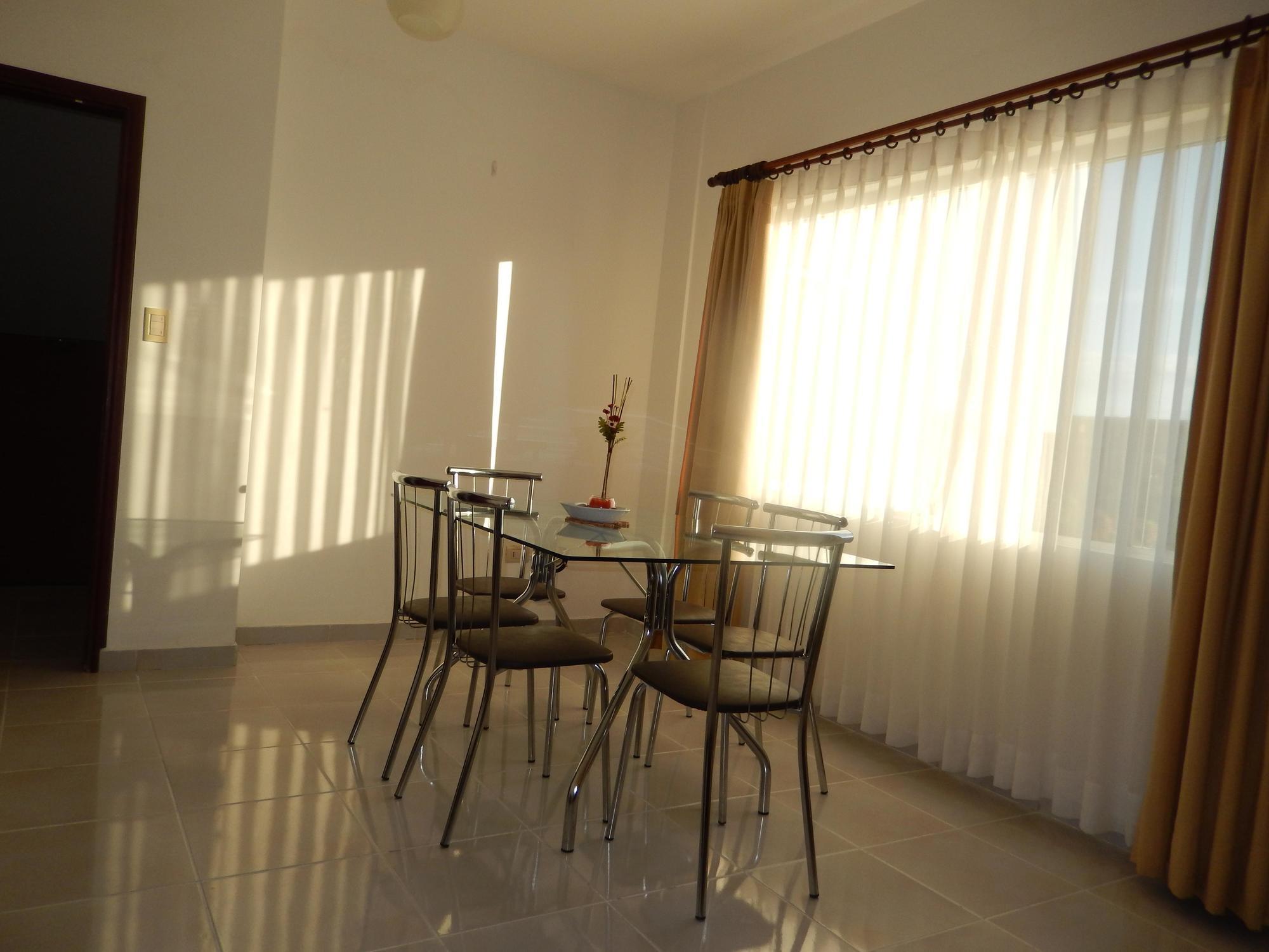 Premium Suites Business Aparthotel Equipetrol ซานตาครูซเดอลาเซียร์รา ภายนอก รูปภาพ