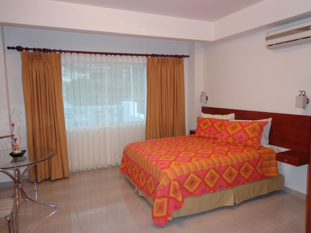Premium Suites Business Aparthotel Equipetrol ซานตาครูซเดอลาเซียร์รา ภายนอก รูปภาพ